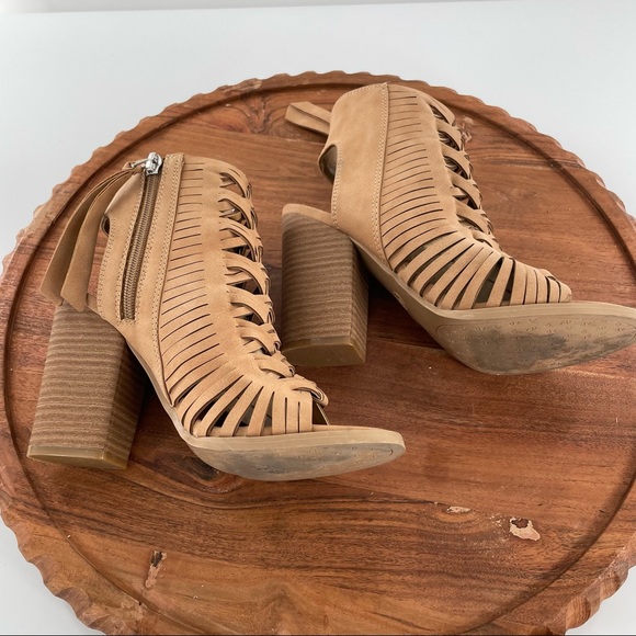 DV by Dolce Vita Tan Woven Heels Women's size 6 - Picture 10 of 11